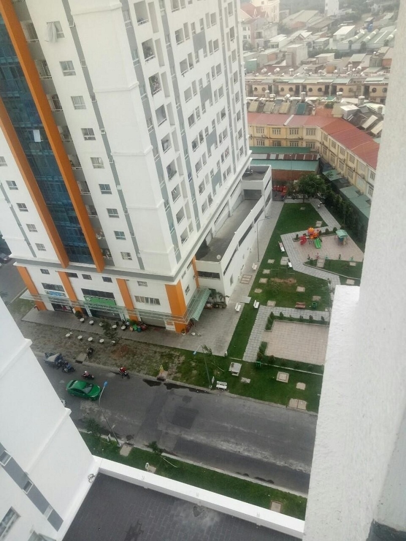 Khuôn viên xung quanh chung cư Sen Hồng